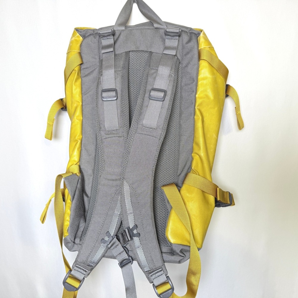 Mystery Ranch Street Zen Backpack Yellow Grey Hiking Commuter Daypack 25L - Picture 6 of 15